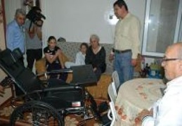 GASEK tekerlekli sandalye bağışladı 