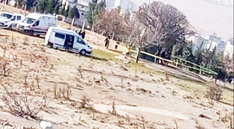 Gasilhane imamı, boş arazide ağaca asılı halde bulundu