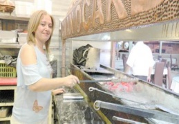 Gastronomi kenti Gaziantep'te kadınlar ön saflara geçiyor