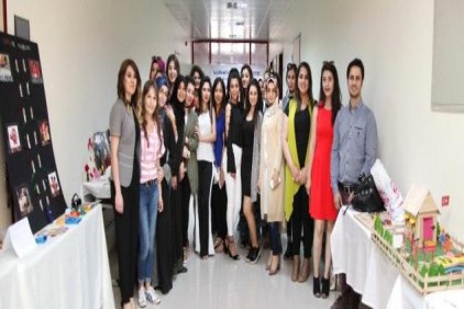 GAÜN Eğitim Fakültesi öğrencileri sergi açtı