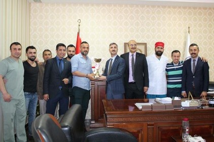 GAÜN Hastanesi futbol takımı sezonun şampiyonu oldu