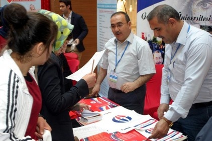 GAÜN, &#8216;Mesleki ve Kariyer Günleri&#8217; fuar etkinliğine katıldı