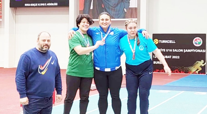 GAÜN öğrencileri, 3 madalya alarak şampiyonaya damga vurdu