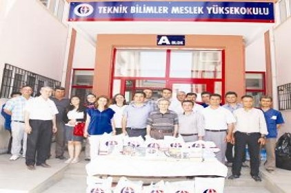 GAÜN öğrencileri cezaevi için kütüphane oluşturdu