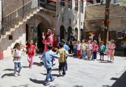 GAÜN öğrencilerinden çocuklara masal atölyesi