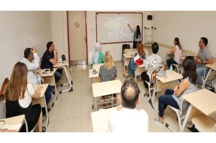 GAÜN Yabancı Diller Yüksekokulu&#8217;nda mesleki gelişim ve paylaşım günü 