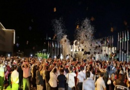 GAÜN’de 8 bin 750 öğrenci mezuniyet sevinci yaşadı