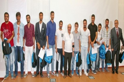 GAÜN&#8217;de Başarılı Sporcular ödüllendirildi