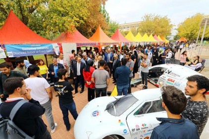 GAÜN&#8217;de öğrenci toplulukları tanıtım şenliği 