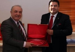 GAÜN’de plaket öreni düzenlendi 
