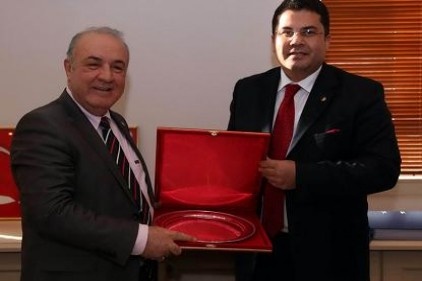 GAÜN&#8217;de plaket öreni düzenlendi 