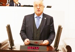 “Gazeteciler demokrasinin yapı taşlarıdır”