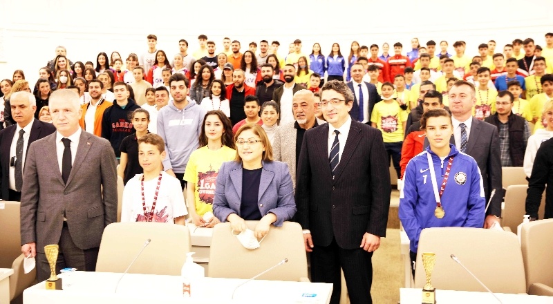 “Gazi şehirli sporcular 3 yıl içerisinde 700 madalya kazandı”