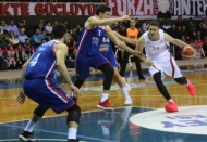 Gaziantep Basketbol 65 - Anadolu Efes: 66