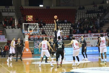 Gaziantep Basketbol 67-56&#039;lık skorla galip