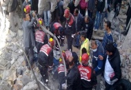 Gaziantep belediyesine bağlı ekipler çalışıyor