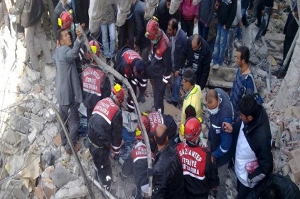 Gaziantep belediyesine bağlı ekipler çalışıyor 