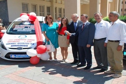 Gaziantep birincisine otomobil hediye edildi