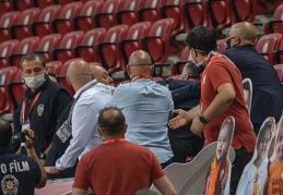 Gaziantep FK Asbaşkanı Müslüm Özmen: "Necati Ateş tribünde bizi dövmeye kalktı. Gözü hiçbir şey görmüyordu”