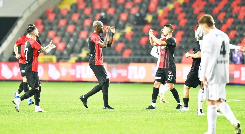 Gaziantep FK, Beşiktaş’ı 3 golle yolladı, puanı ise 11 oldu