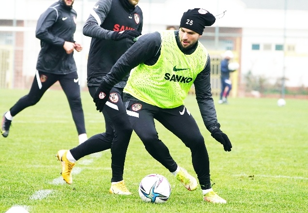 Gaziantep FK, Bursaspor ile ilk galibiyetini arayacak
