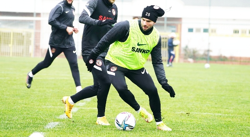 Gaziantep FK, Bursaspor ile ilk galibiyetini arayacak