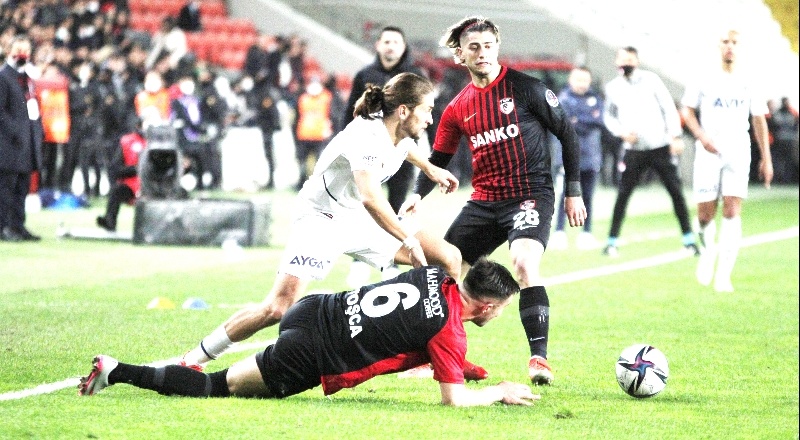 Gaziantep FK, "çirkin ve kötü tezahürat" nedeniyle PFDK’ya sevk edildi