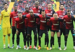 Gaziantep FK, Gaziantepspor’u geride bıraktı