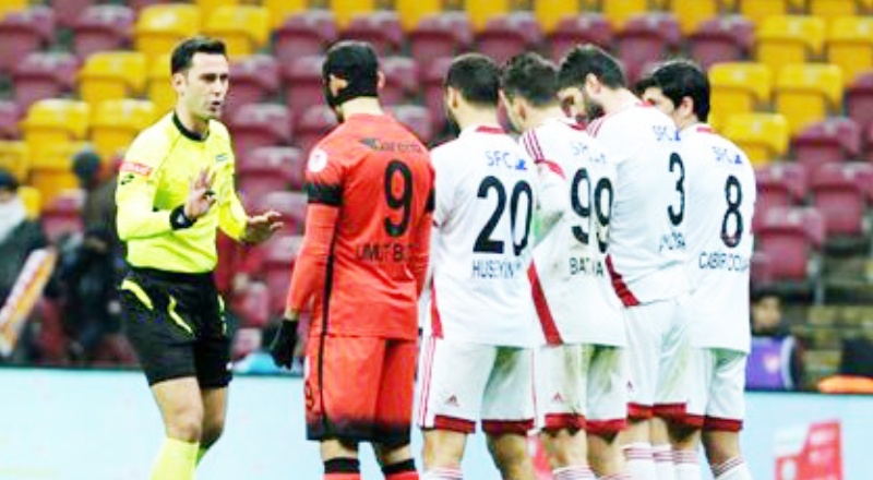 Gaziantep FK-Göztepe maçını Mustafa Kürşad Filiz yönetecek