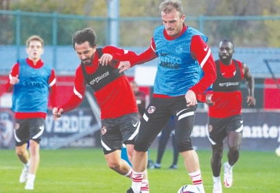Gaziantep FK, günü çift antrenmanla tamamladı