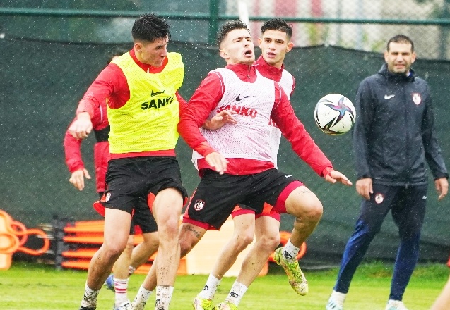 Gaziantep FK hazırlıklarını Bolu'da sürdürüyor