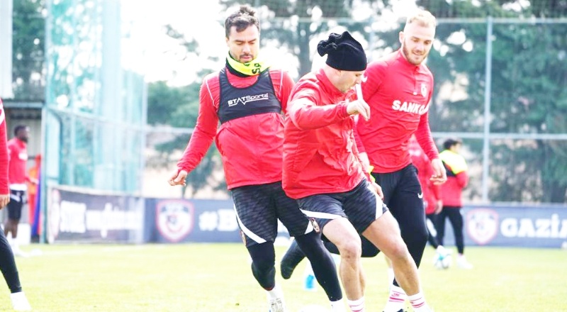 Gaziantep FK, hazırlıklarını sabah antrenmanı ile sürdürdü