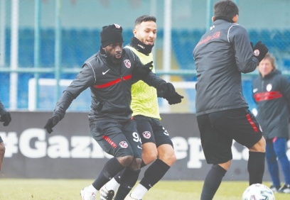 Gaziantep FK kampa girdi