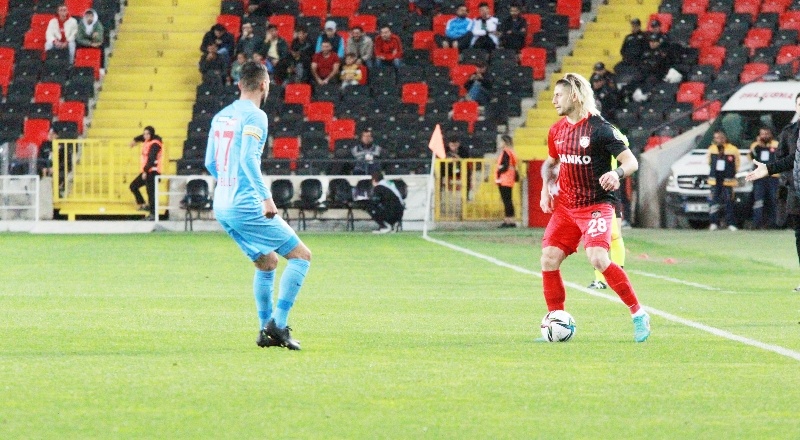 Gaziantep FK ligde kalmayı garantiledi 1-1