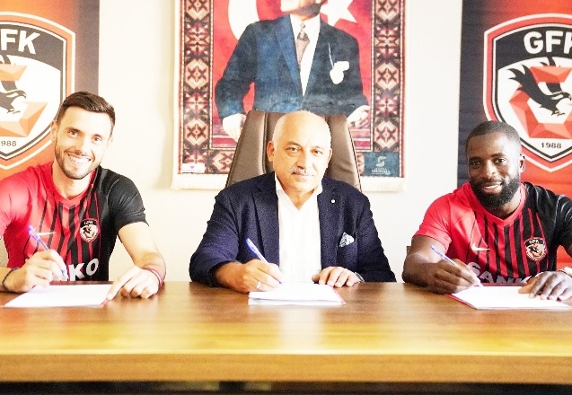 Gaziantep FK Nouha Dicko ve Amedej Vetrih ile sözleşme imzaladı