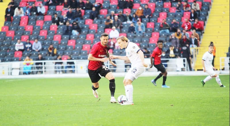 Gaziantep FK, sahasında 3-0 mağlup