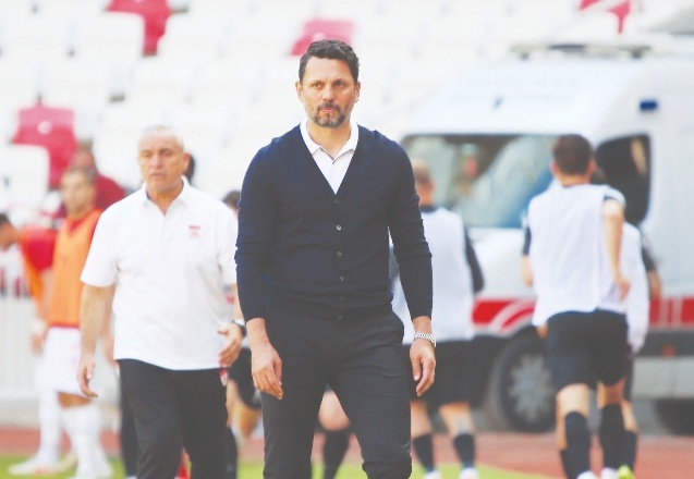 Gaziantep FK Teknik Direktörü Erol Bulut: İlk yarıda konsantrasyonumuz iyi değildi