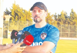 Gaziantep FK Teknik Direktörü Erol Bulut: Orta saha ve hücum takviyelerimiz olacak