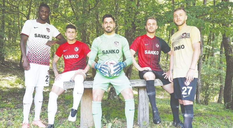 Gaziantep Futbol Kulübü, 2021-2022 sezonunda giyeceği formaları tanıttı