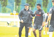 Gaziantep Futbol Kulübü Teknik Direktörü Erol Bulut: Forvet pozisyonunda en az iki futbolcu daha alacağız