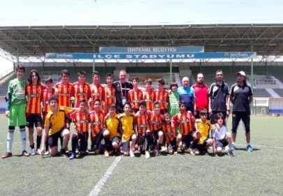Gaziantep Grubunda yer alan Kayserispor U13 takımı oynadığı 3 maçı da kazanarak şampiyon oldu