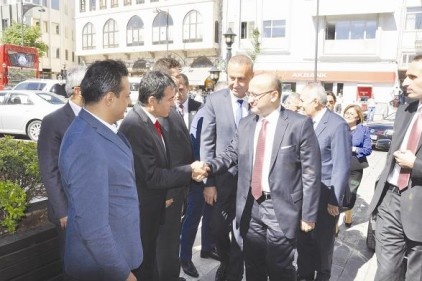 &#8220;Gaziantep için herkes taşın altına elini koymak zorunda&#8221;