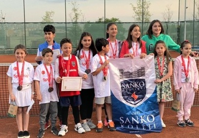 “Gaziantep İl Birinciliği Ferdi Tenis Turnuvası”na 90 sporcu katıldı