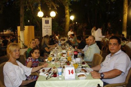 Gaziantep İnşaat Mühendisleri Odası üyelerine iftar yemeği verdi