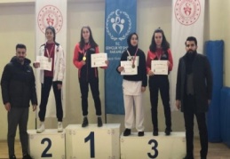 Gaziantep, karatede birincilik kürsüsünde 