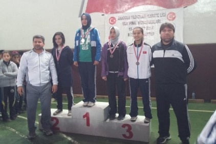 Gaziantep kız ve erkekler genel klasmanda birinci oldu