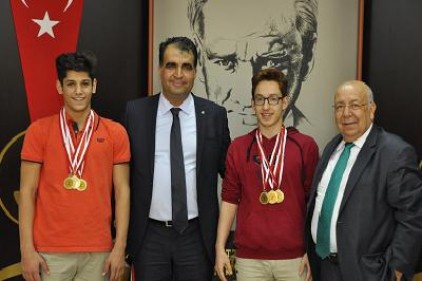 Gaziantep Kolej Vakfına yüzmede 6 altın madalya