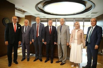 Gaziantep milletvekilleri, Yeni Spor Bakanı Bak'ı ziyaret etti