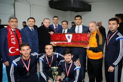 Gaziantep Polisgücü Türkiye&#8217;yi Devler Ligine taşıdı