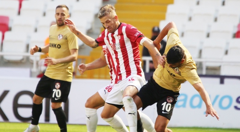 Gaziantep-Sivasspor maçının VAR’ı Erkan Engin’di